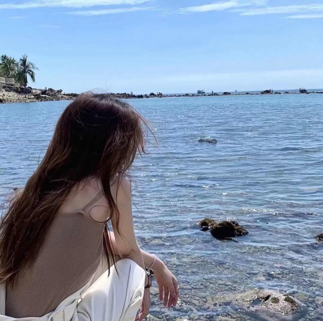 盛夏和她的未婚夫 封面